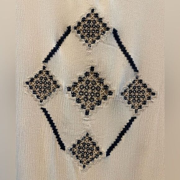 Umgee Eggshell White Long Sleeve Midi Dress with Navy Embellishments Size Medium - Picture 2 of 10